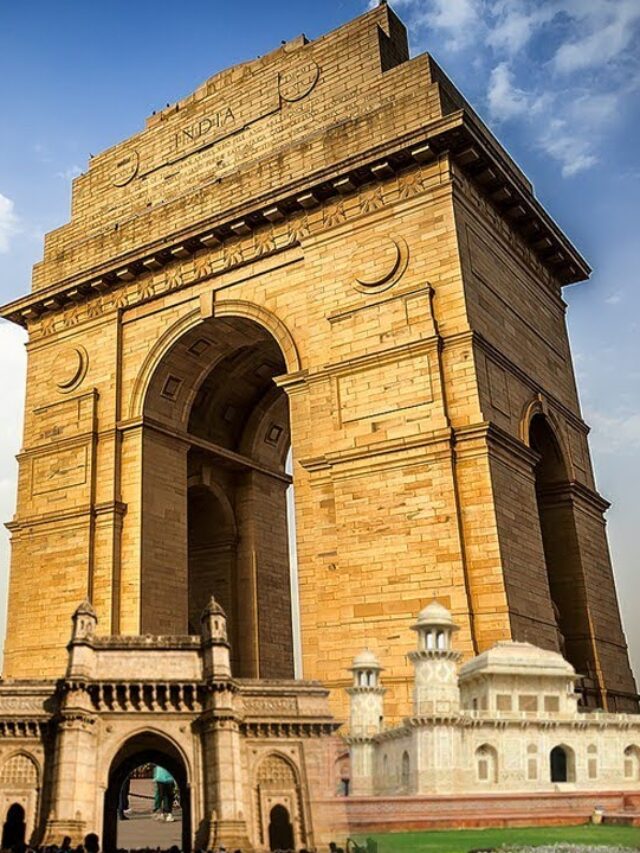 TOP 10  MONUMENTS IN INDIA